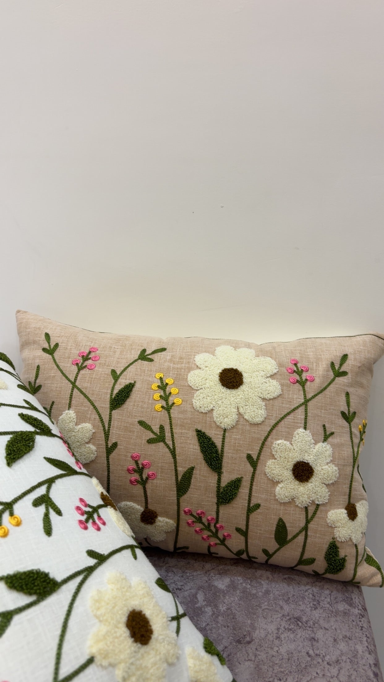 Butternut Blossom (Warm Beige cushion cover)