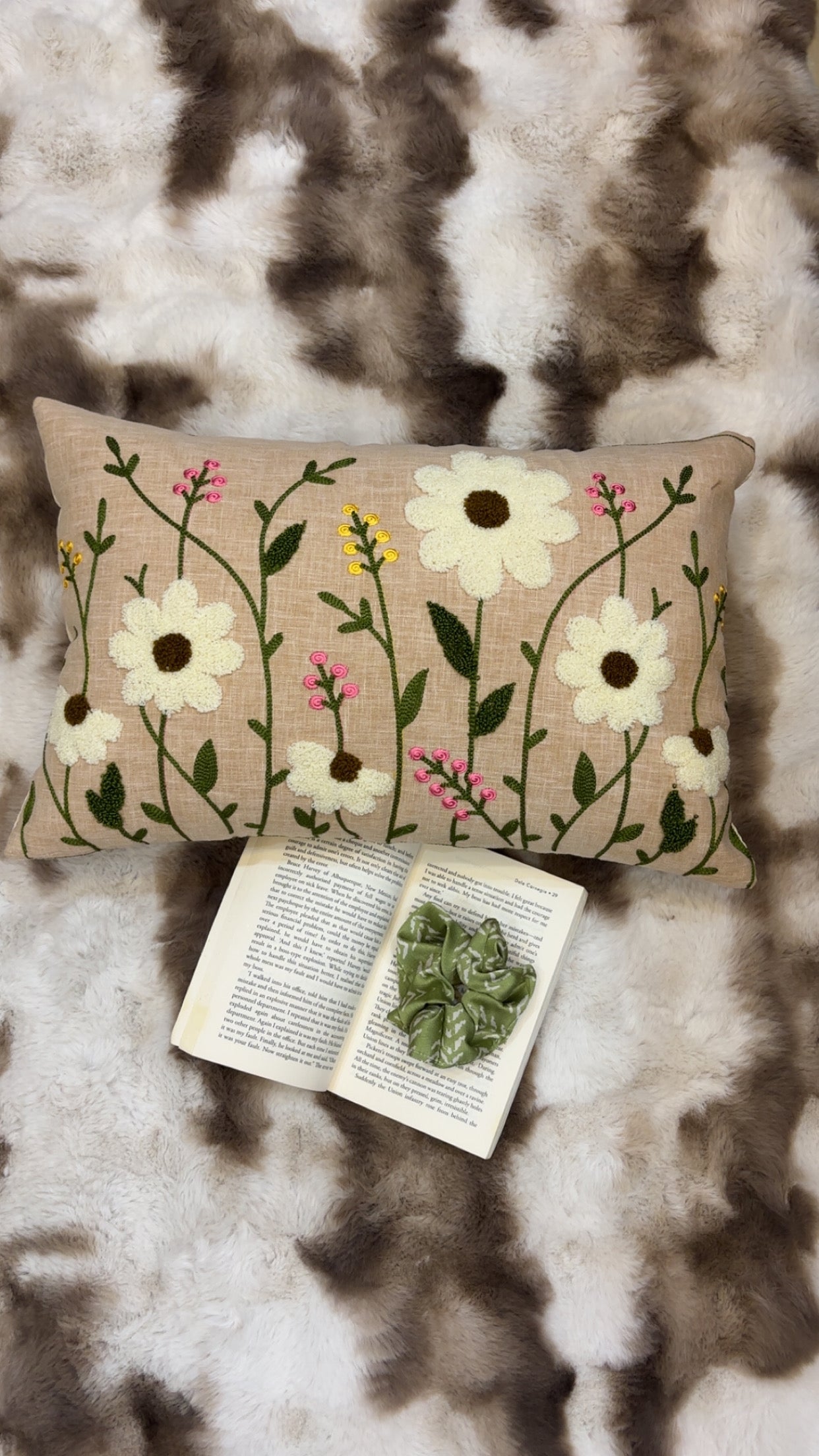 Butternut Blossom (Warm Beige cushion cover)