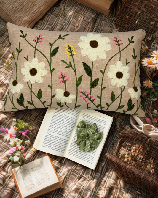 Butternut Blossom (Warm Beige cushion cover)